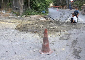Başakşehir'de doğalgaz borusu patladı; 3 kişi hastaneye kaldırıldı