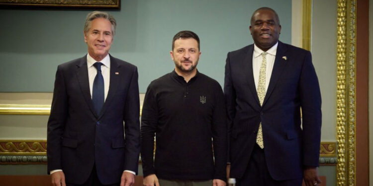 Blinken ve Lammy, Kiev'de Zelenski ile görüştü