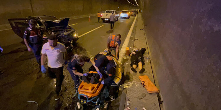 Bolu Dağı Tüneli'nde kaza; 3 yaralı