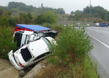 Bolu'da 4 aracın karıştığı kazada 2 yaralı