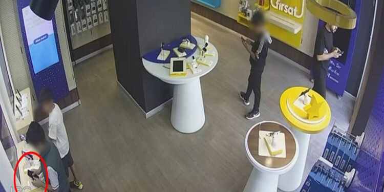 Bursa'da 195 bin TL değerinde cep telefonu çalan 2 çocuk yakalandı