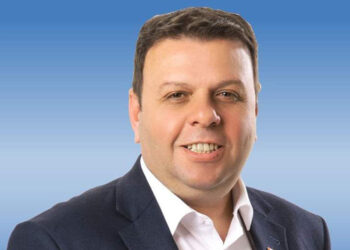 Ediz Ün partisinden istifa etti