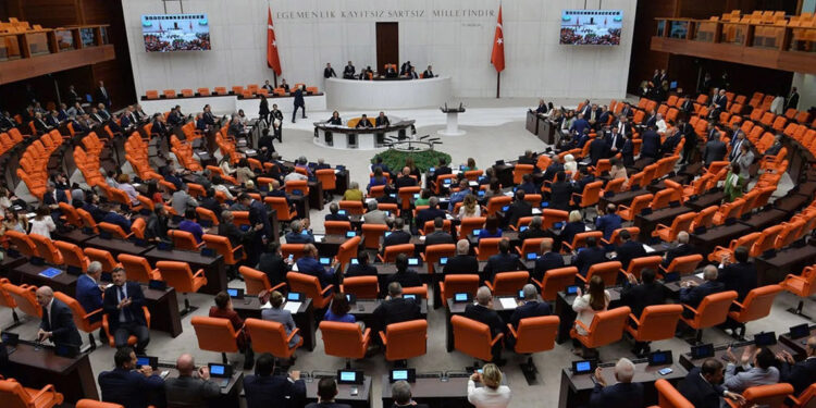 CHP'den 'Çocuk Hakkı İzleme Komisyonu' kurulsun teklifi