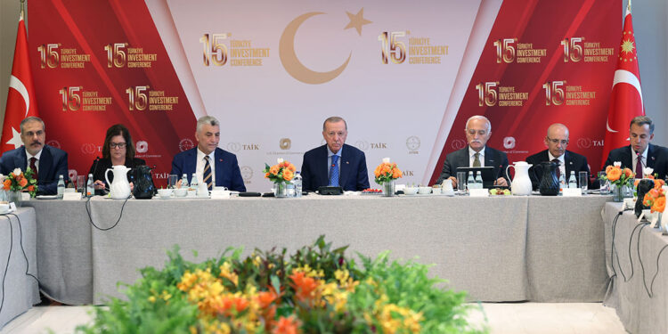 2024 yılında kredi notu 3 kuruluş tarafından artırılan tek ülke Türkiye