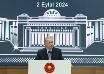 Türkiye, siviller eliyle yapılacak yeni anayasaya hazırdır