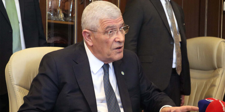 İsrail'in yaptığı her türlü katliamı lanetliyorum