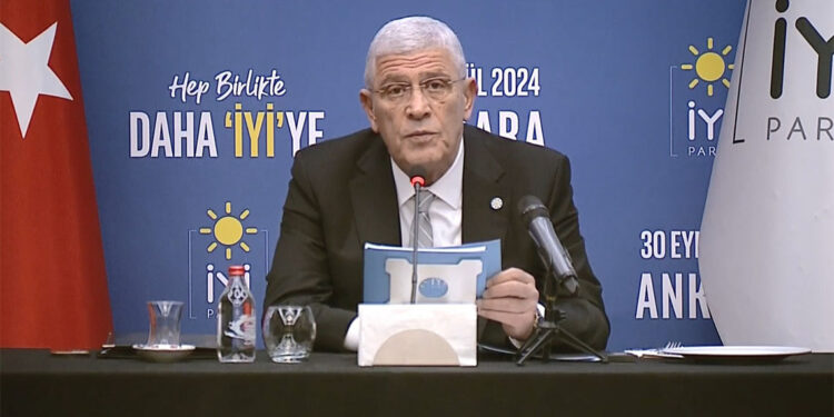 Türkiye'nin geleceği birleştirici bir siyasetle yeniden inşa edilmeli