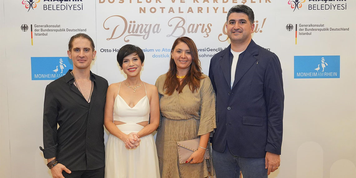 Ataşehir Belediyesi Gençlik Orkestrası ile Otto Hahn Gymnasium Gençlik Senfoni Orkestrası 1 Eylül Dünya Barış Günün’de İnal Aydınoğlu Kültür Merkezi’nde bir araya gelerek ortak konser verdi.