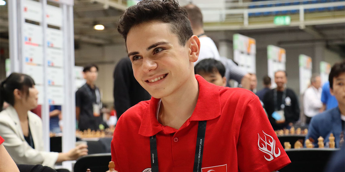 Macaristan'ın başkenti Budapeşte'de, 10-23 Eylül tarihleri arasında düzenlenen 45'inci Dünya Satranç Olimpiyatları'na Türk gençleri damga vurdu.