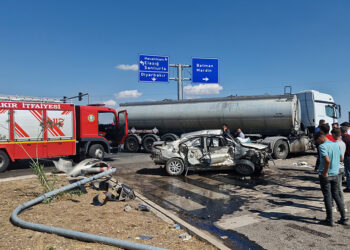 Diyarbakır'da tanker ile otomobil çarpıştı: 2'si ağır 4 yaralı