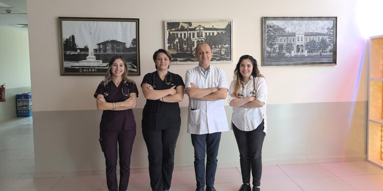 Doğdukları hastaneye atanan 5 genç doktor, ilk nöbetlerini tuttu