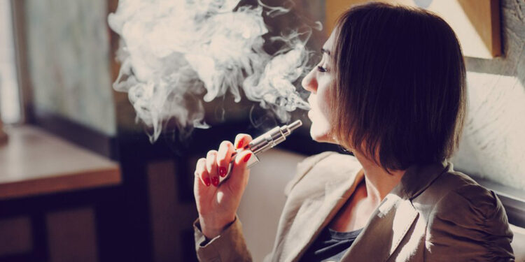 E-sigara 3 ayda bile yoğun bakımlık edebilir 