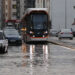 Eskişehir'de sağanak; tramvay yolda ilerleyemedi