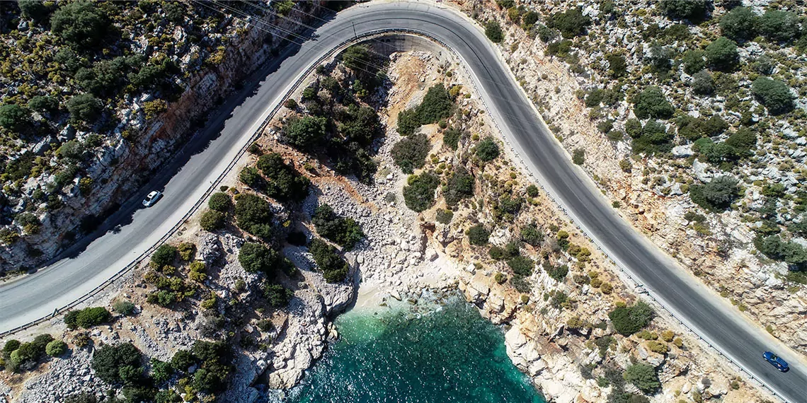 Antalya'nın finike ilçesinde eşsiz güzellikteki koylar, tatilcilerin uğrak noktası arasında yer alıyor.