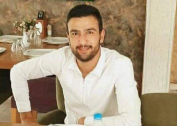 Evinin önünde uğradığı silahlı saldırıda öldü