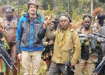 Endonezya’da rehin tutulan Yeni Zelandalı pilot serbest bırakıldı