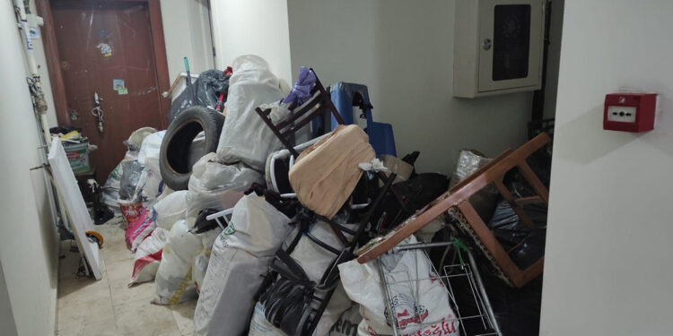 Evden 1 kamyon çöp çıktı