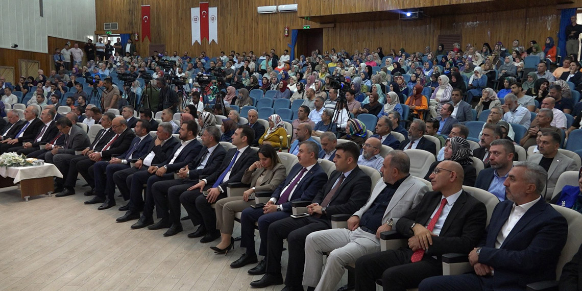 Evrensel laiklik anlayışı ile bağdaşır, özgür bir Türkiye noktasındayız