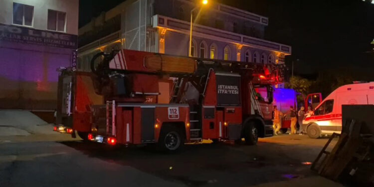 Eyüpsultan'da düğün salonuna patlayıcı madde atıp kaçtılar