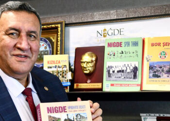 Niğde'de tarihi konutlar da göçüyor