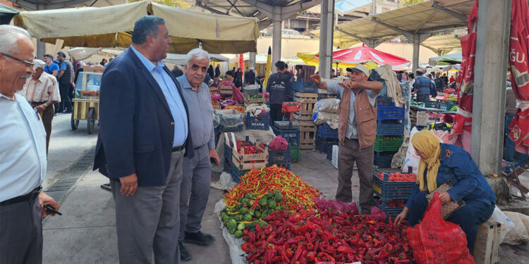 Tarla ile pazar tezgahı arasında fiyatlar zıplıyor