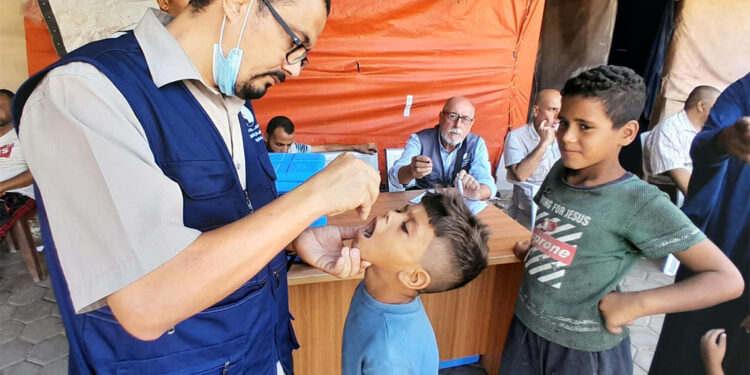 Gazze'de 74 bin çocuğa çocuk felci aşısı yapıldı