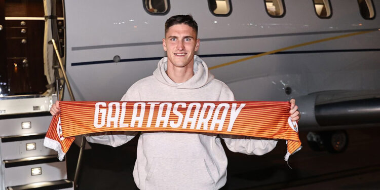 Galatasaray’ın yeni transferi Roland Sallai, İstanbul’a geldi