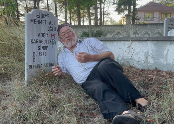 Gördüğü rüya sonrası kendi mezar taşını yaptırdı