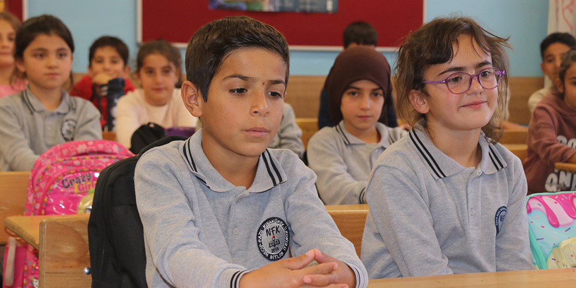 'Göz ameliyatıma destek ol Tayyip dede’ dövizi açan Ada, sağlığına kavuştu