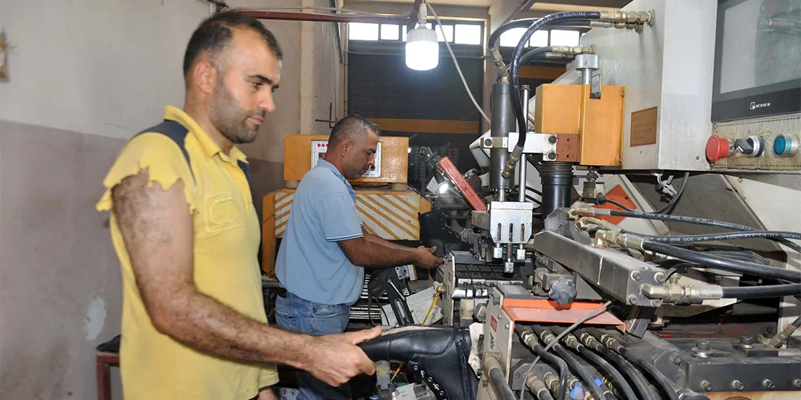 Kahramanmaraş merkezli depremlerde ayakkabı imal ve satış iş yerleri, enkaza dönüşmüştü, hataylı ayakkabı imalatçıları ayakkabıcılar sitesine dönmek istiyor.