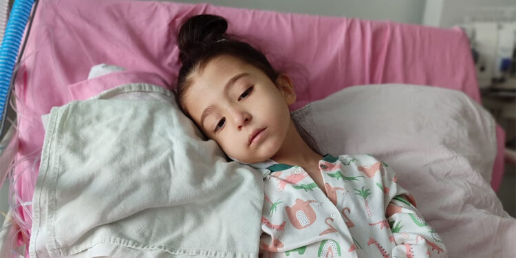 Hümeyra 9 aydır kalp nakli bekliyor