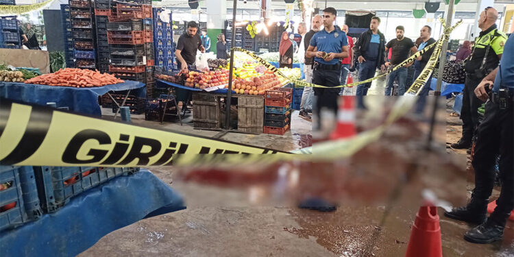 Husumetli olduğu pazar esnafını bıçakladı; 1 ölü, 1 yaralı