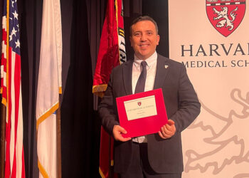 Harvard'da çift yandal yapan Türk doktor, diplomasını Filistinli çocuklara atfetti
