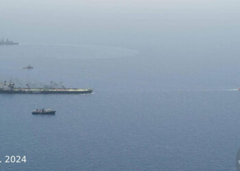 Husilerin vurduğu tanker, başarılı şekilde kurtarıldı