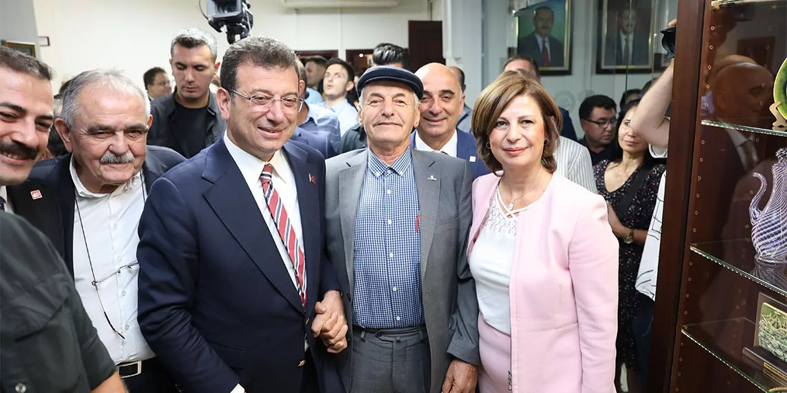 İstanbul büyükşehir belediye başkanı ekrem i̇mamoğlu, "eskişehir uygulama noktasında örnek alınabilecek türkiye'mizin birinci kenti diyebilirim" dedi.