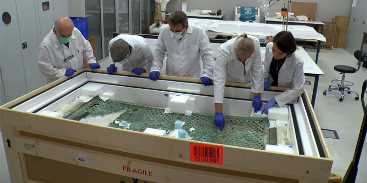 2600 yıllık bronz sedir Türkiye'ye getirildi