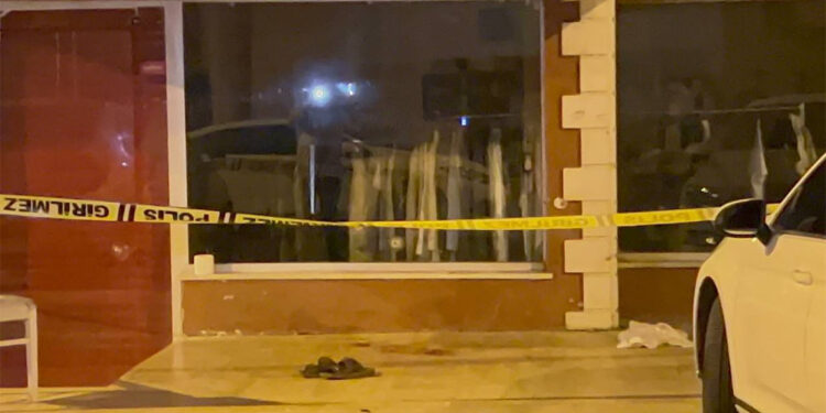 Başakşehir'de kuru temizleme dükkanına silahlı saldırı