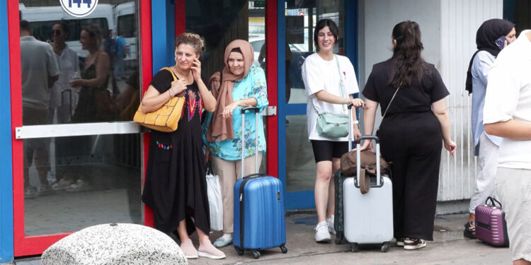 Büyük İstanbul Otogarı'nda okula dönüş yoğunluğu