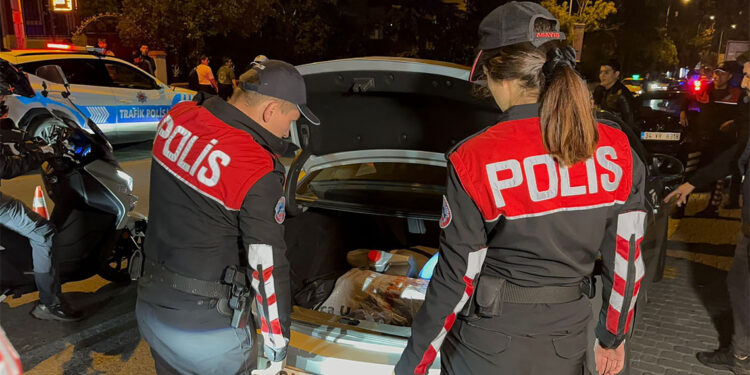 Ümraniye, Ataşehir ve Kadıköy'de helikopter destekli asayiş denetimi