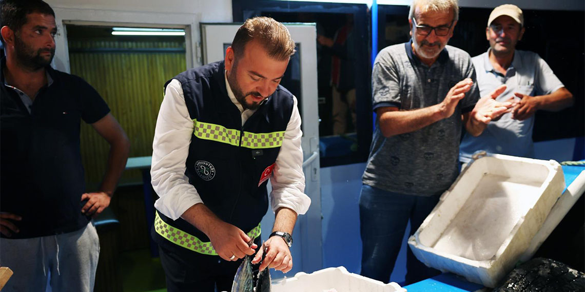 2024-2025 su ürünleri av sezonu, 1 Eylül itibarıyla başladı. Yaklaşık 4 buçuk aylık aranın ardından balıkçılar gece yarısı itibarıyla 'Vira Bismillah' diyerek denize açıldı.