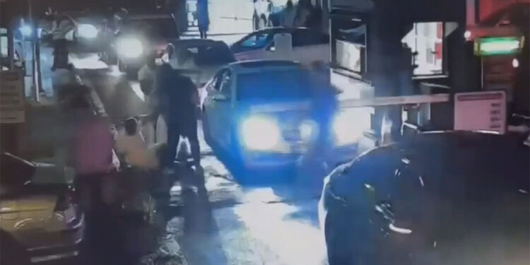 Kadıköy'de Cumhuriyet Savcısı tartıştığı sürücü tarafından darbedildi