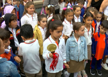 Okullarda uyum haftası başladı; ilk ders zili çaldı