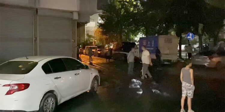 Sultangazi'de takip ettikleri kuyumcuyu öldürüp altınlarını çaldılar