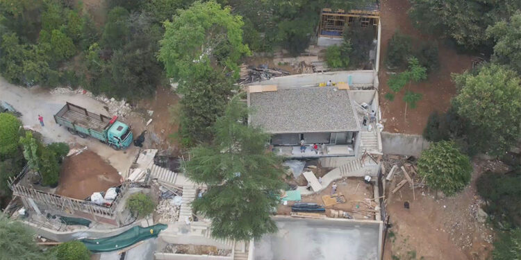 Vaniköy'deki kaçak yapı yıkılıyor