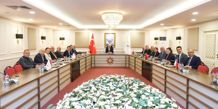 İYİ Parti'de Başkanlık Divanı toplandı