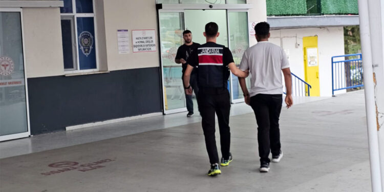 İzmir'de silahlı terör örgütlerine operasyon