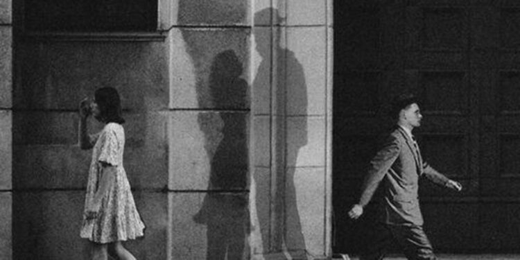 İnsanın şartıdır aşk