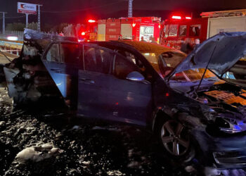 Kazada alev alan otomobilde ölen kadının eşi de öldü