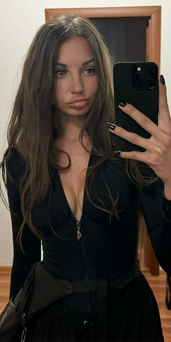 Muğla'nın Milas ilçesinde, Rusya uyruklu sosyal medya fenomeni Tatiana Ozolina'nın (38) hayatını kaybettiği kazaya ilişkin, adli tıp kurumunun hazırladığı raporda, Ozolina'nın 'hatasız', diğer sürücü Onur Obut'un (29) 'asli kusurlu' olduğu kaydedildi.