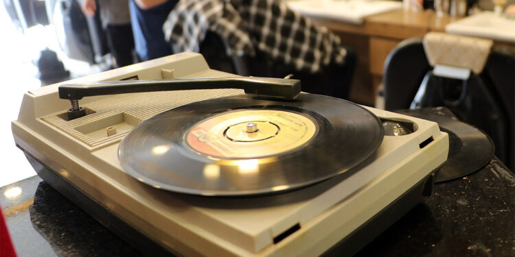 Kuaförde taş plaklı nostalji